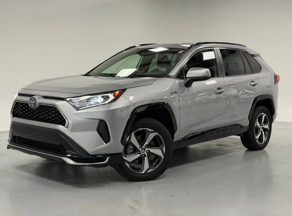 Used 2021 Toyota RAV4 SE image 1