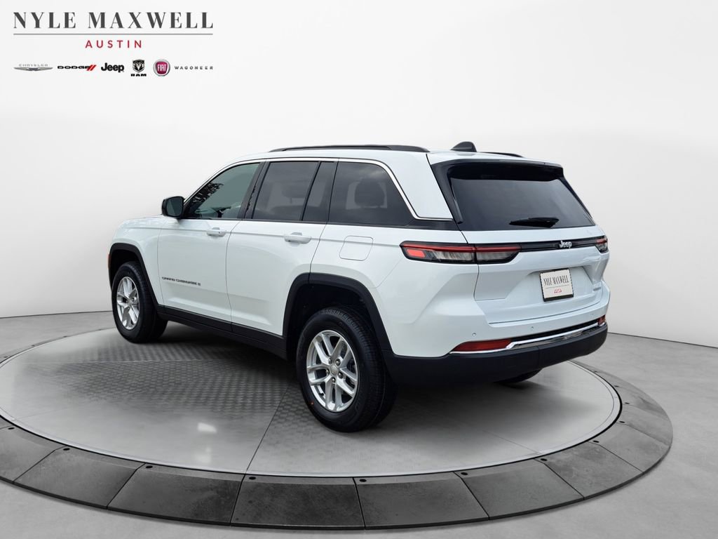 New 2025 Jeep Grand Cherokee Laredo w/ MOPAR Finishing Package RWD image 14