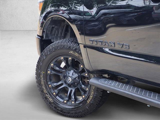 Used 2019 Nissan Titan SV w/ SV Convenience Package AWD/4WD image 10
