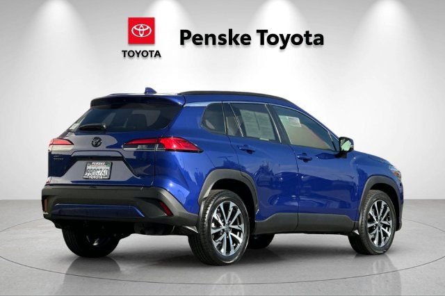 Certified 2022 Toyota Corolla Cross XLE w/ Black Badges Package (TMS) FWD image 4