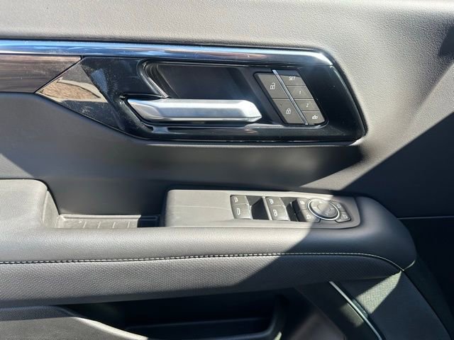 Certified 2025 Chevrolet Tahoe Premier AWD/4WD image 3