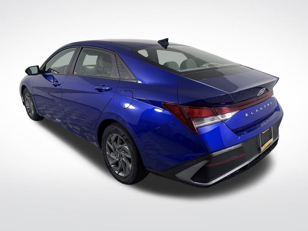 Certified 2024 Hyundai Elantra SEL image 6