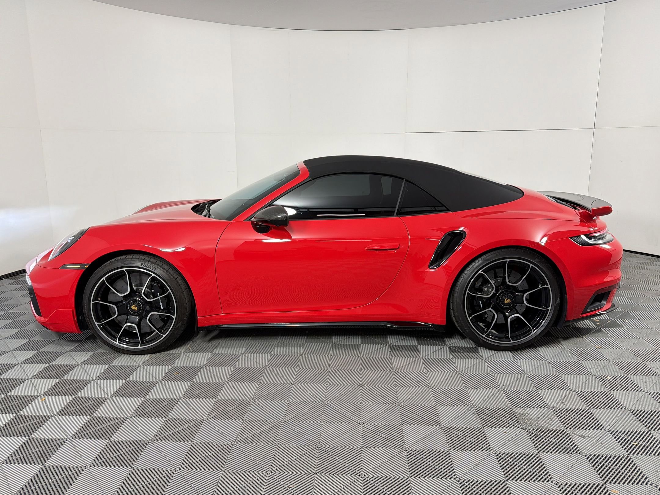 Certified 2025 Porsche 911 Turbo S image 31