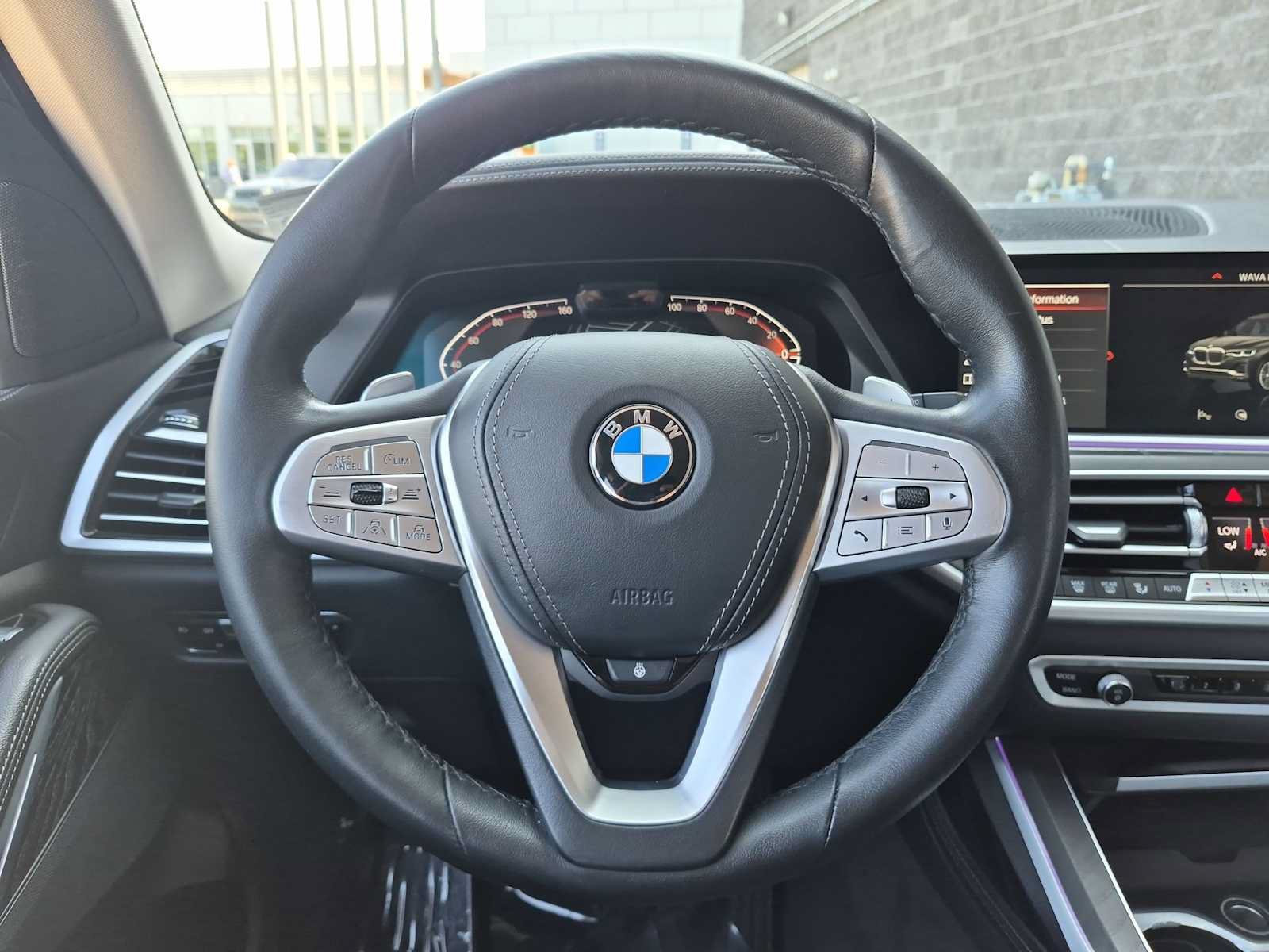 Used 2022 BMW X7 xDrive40i w/ Executive Package AWD/4WD image 22