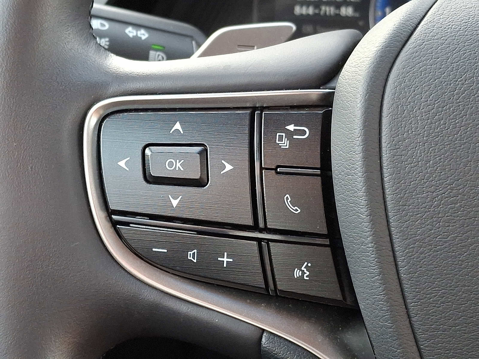 Used 2024 Lexus ES 250 w/ Premium Package image 18