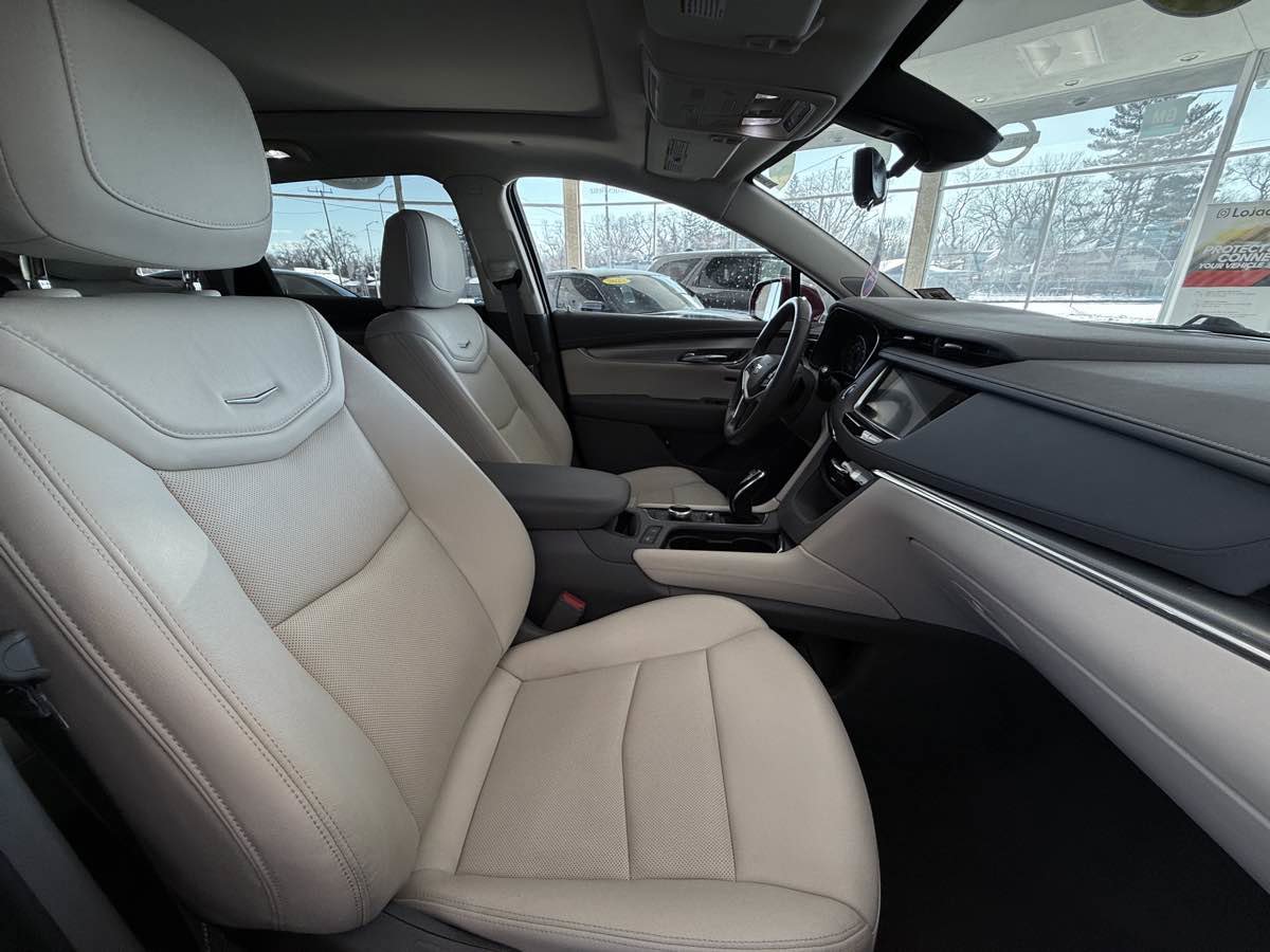 Used 2020 Cadillac XT5 Premium Luxury AWD/4WD image 21