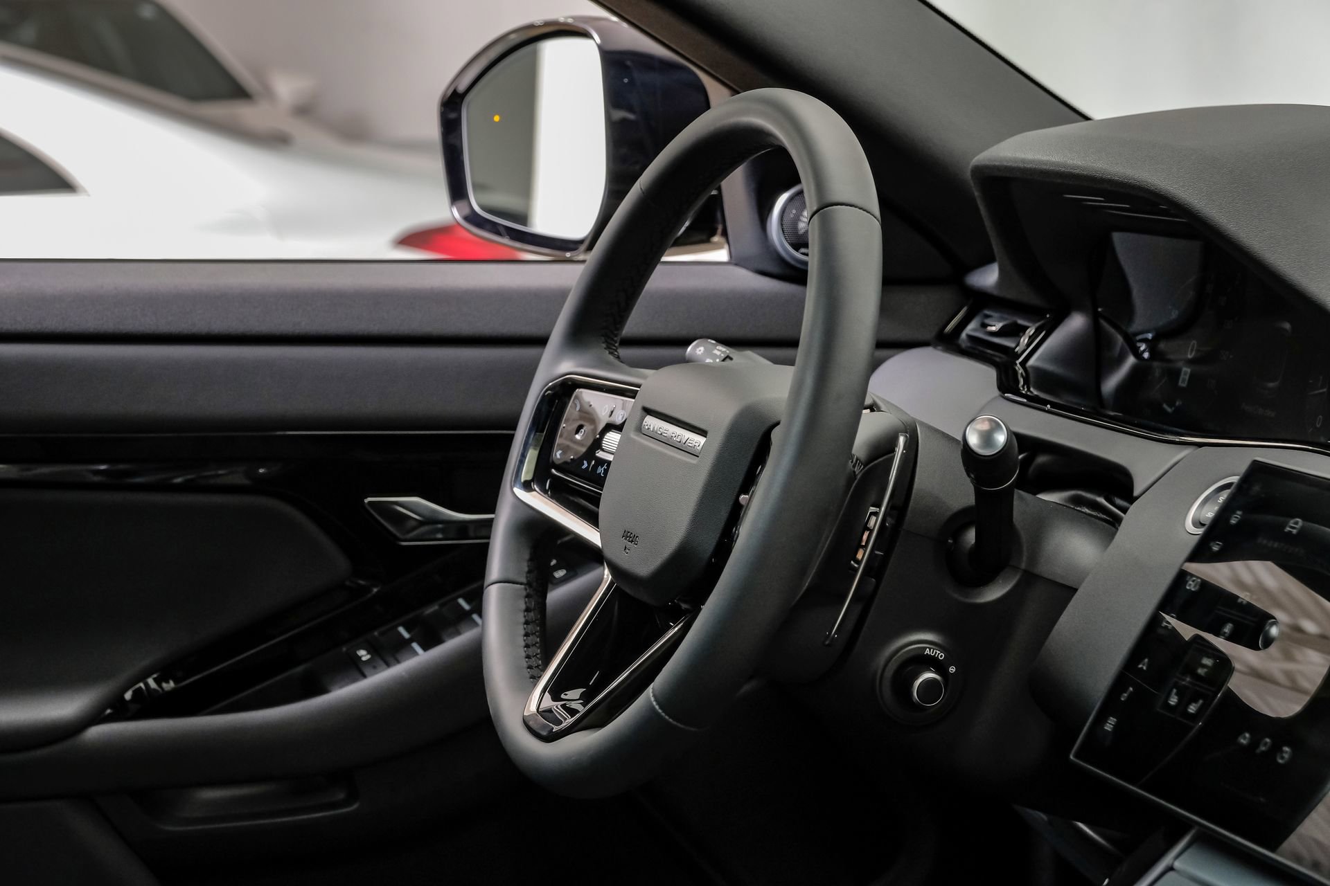 Used 2024 Land Rover Range Rover Evoque S AWD/4WD image 18