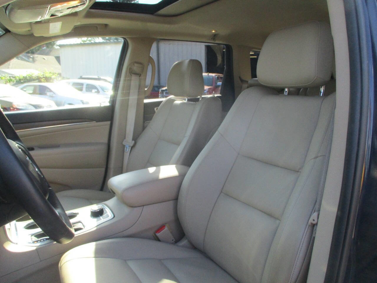 Used 2018 Jeep Grand Cherokee Limited image 11