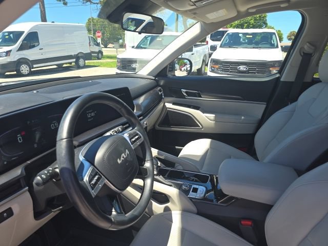 Used 2025 Kia Telluride S FWD image 10