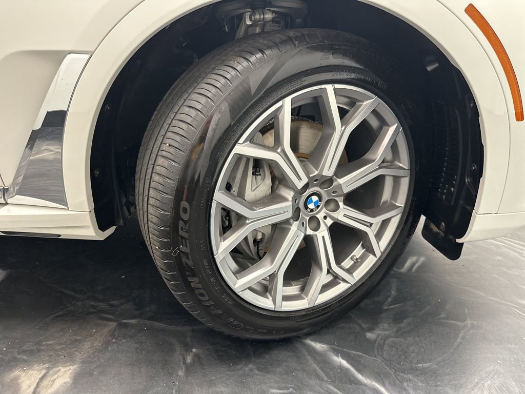 Used 2020 BMW X7 xDrive40i w/ Luxury Seating Package image 38