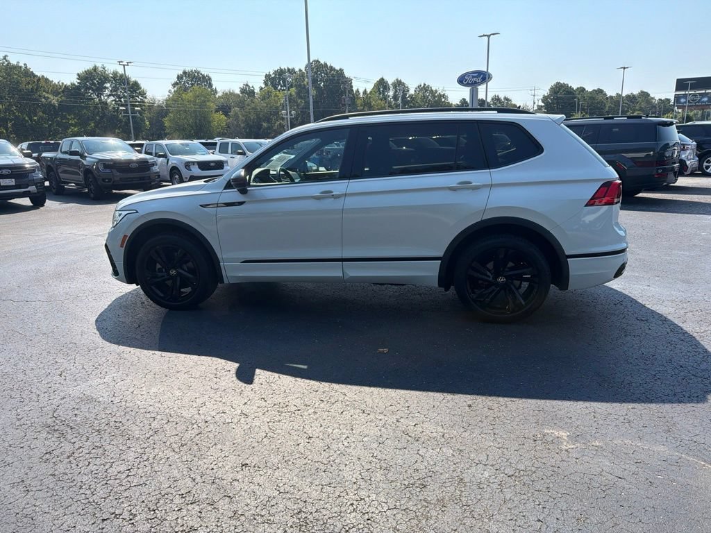 Used 2023 Volkswagen Tiguan SE R-Line FWD image 6