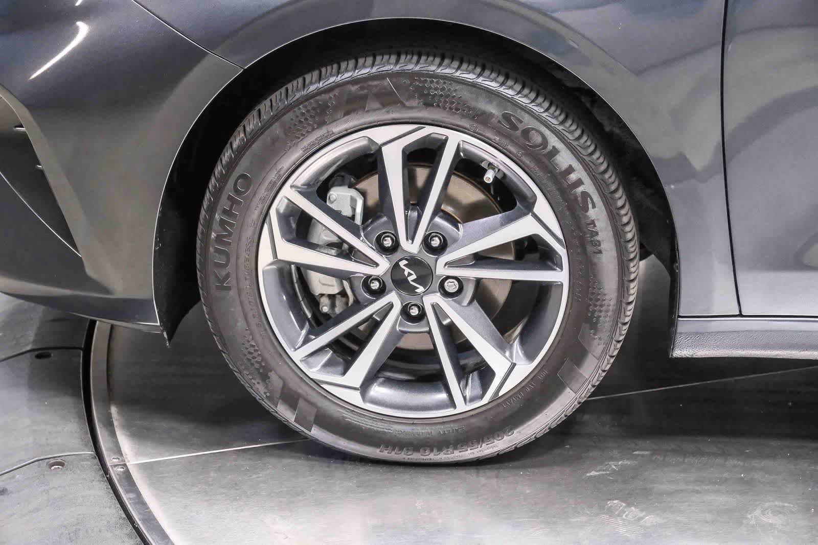 Used 2024 Kia Forte LXS w/ LXS Technology Package FWD image 10