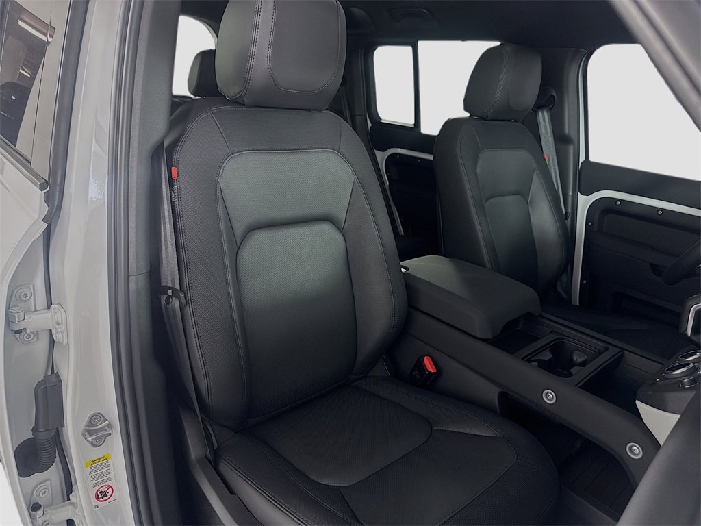 Used 2023 Land Rover Defender 110 X-Dynamic SE image 30
