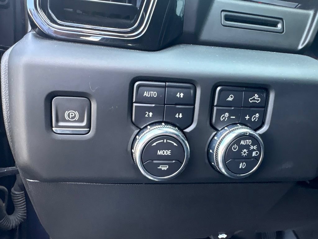 Used 2023 GMC Sierra 1500 AT4 w/ AT4 Premium Package AWD/4WD image 12