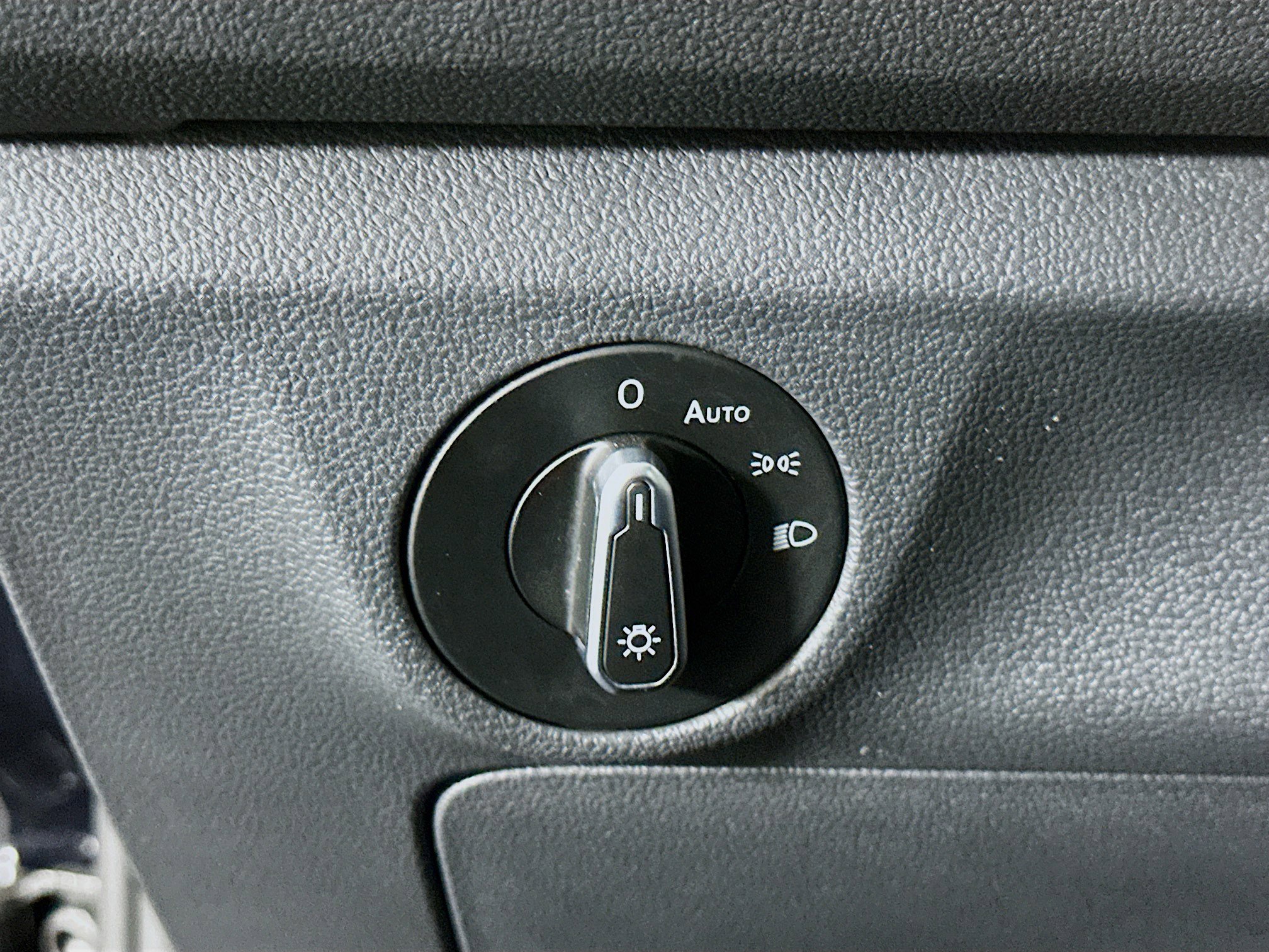 Used 2024 Volkswagen Jetta SE image 17