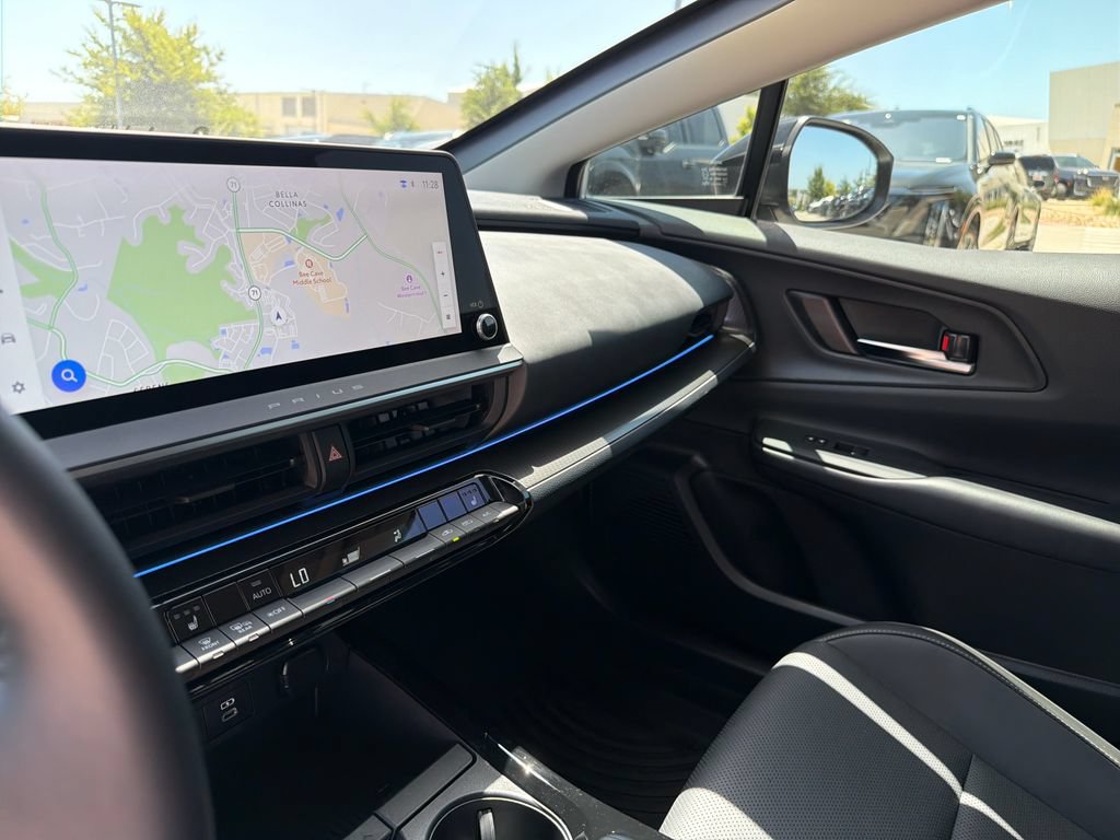 Used 2025 Toyota Prius FWD image 24