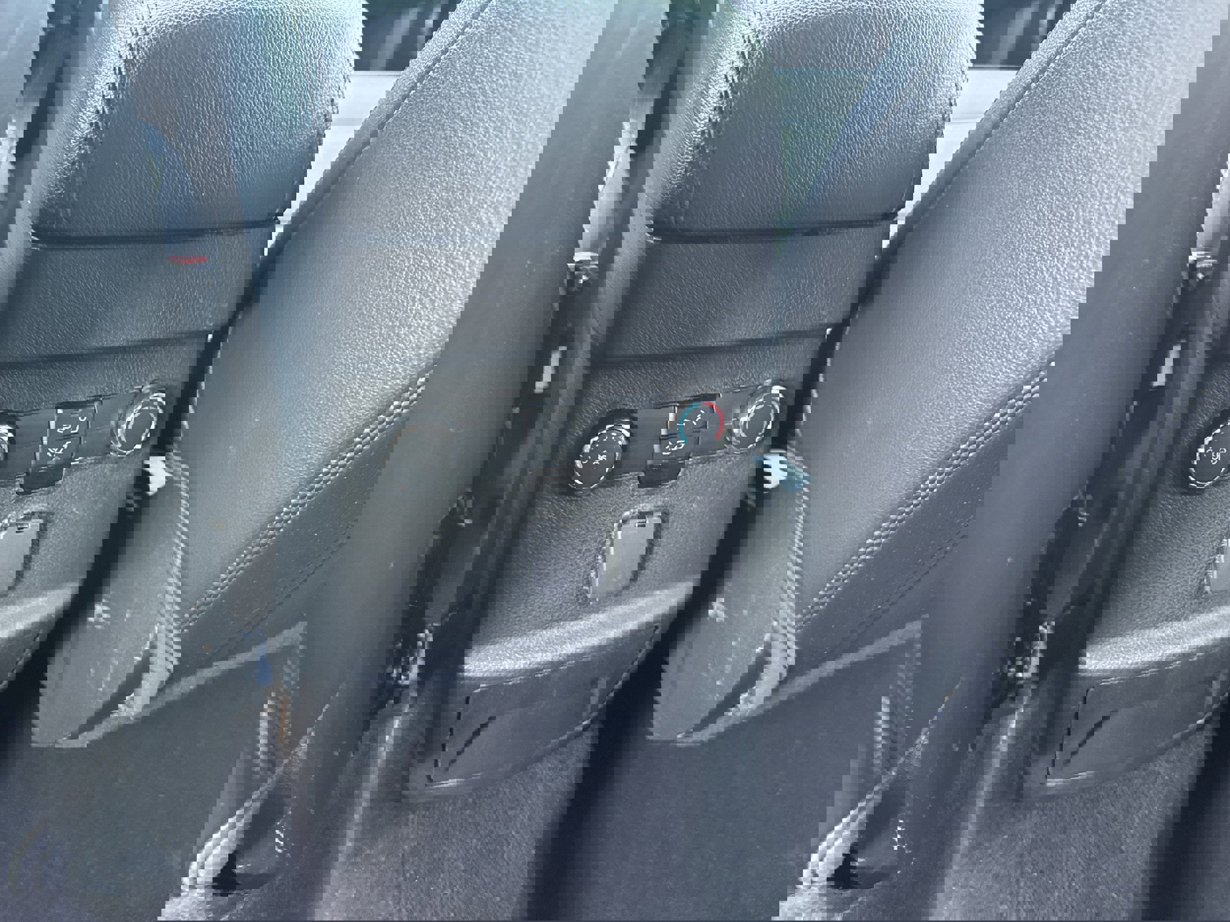 Used 2018 Ford Explorer XLT w/ Equipment Group 202A image 18