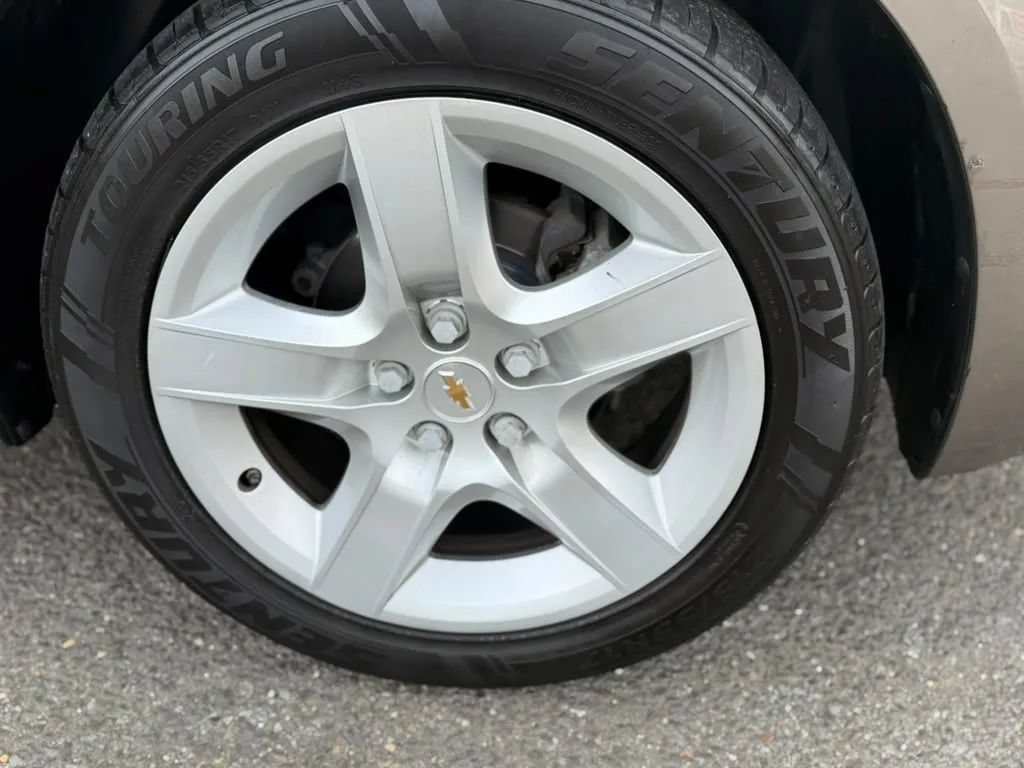 Used 2010 Chevrolet Malibu LS FWD image 21