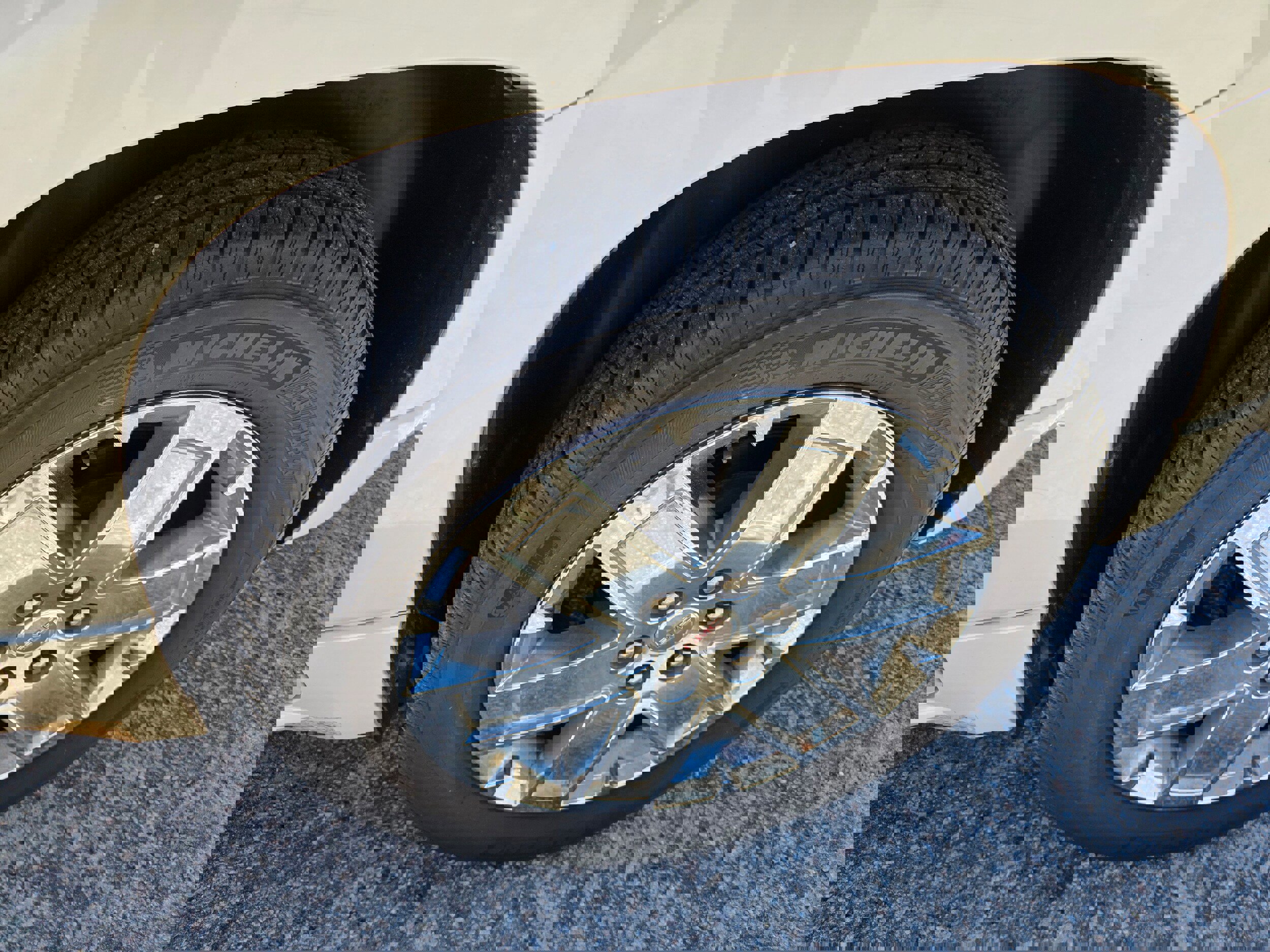 Used 2015 GMC Acadia Denali image 15