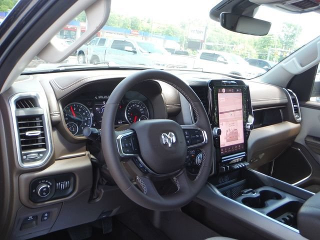 Used 2026 RAM 1500 Laramie w/ Laramie Preferred Package AWD/4WD image 3