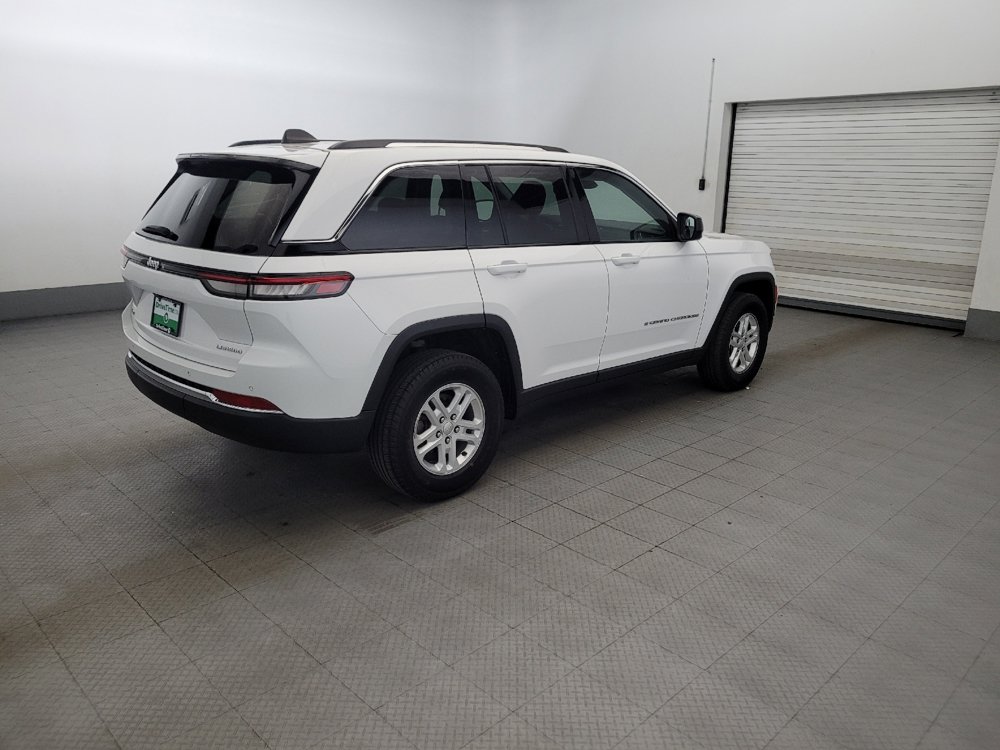 Used 2023 Jeep Grand Cherokee Laredo w/ Luxury Tech Group I AWD/4WD image 10