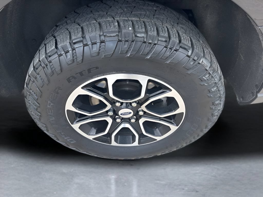 Used 2023 Ford Expedition XLT AWD/4WD image 36
