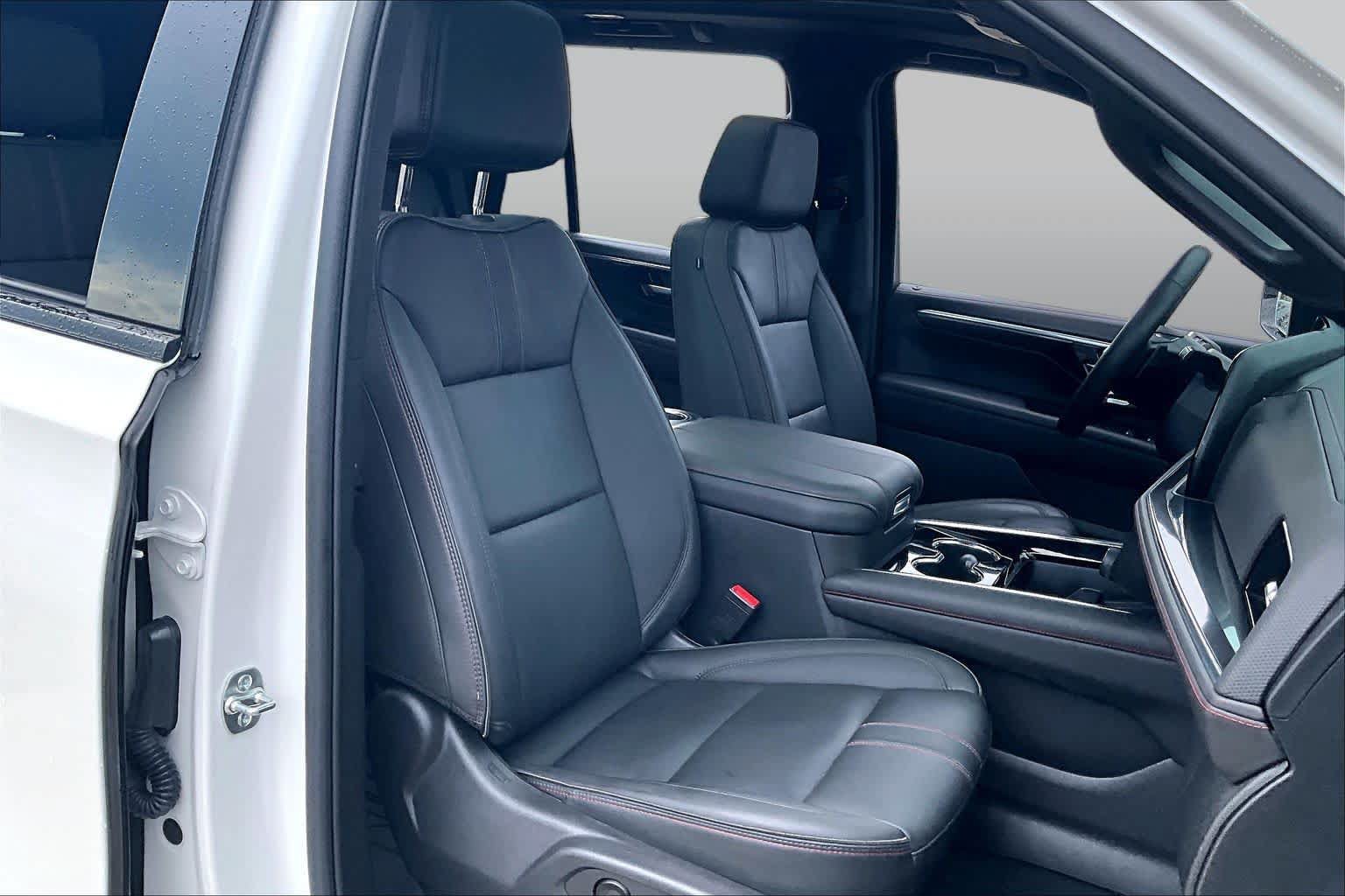 Used 2025 Chevrolet Tahoe RST w/ Comfort Package RWD image 8