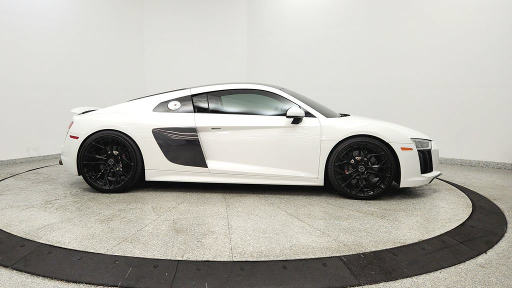 Used 2017 Audi R8 V10 AWD/4WD image 6