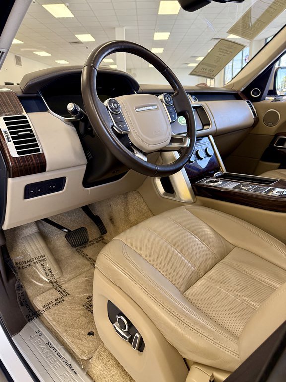 Used 2017 Land Rover Range Rover HSE image 13