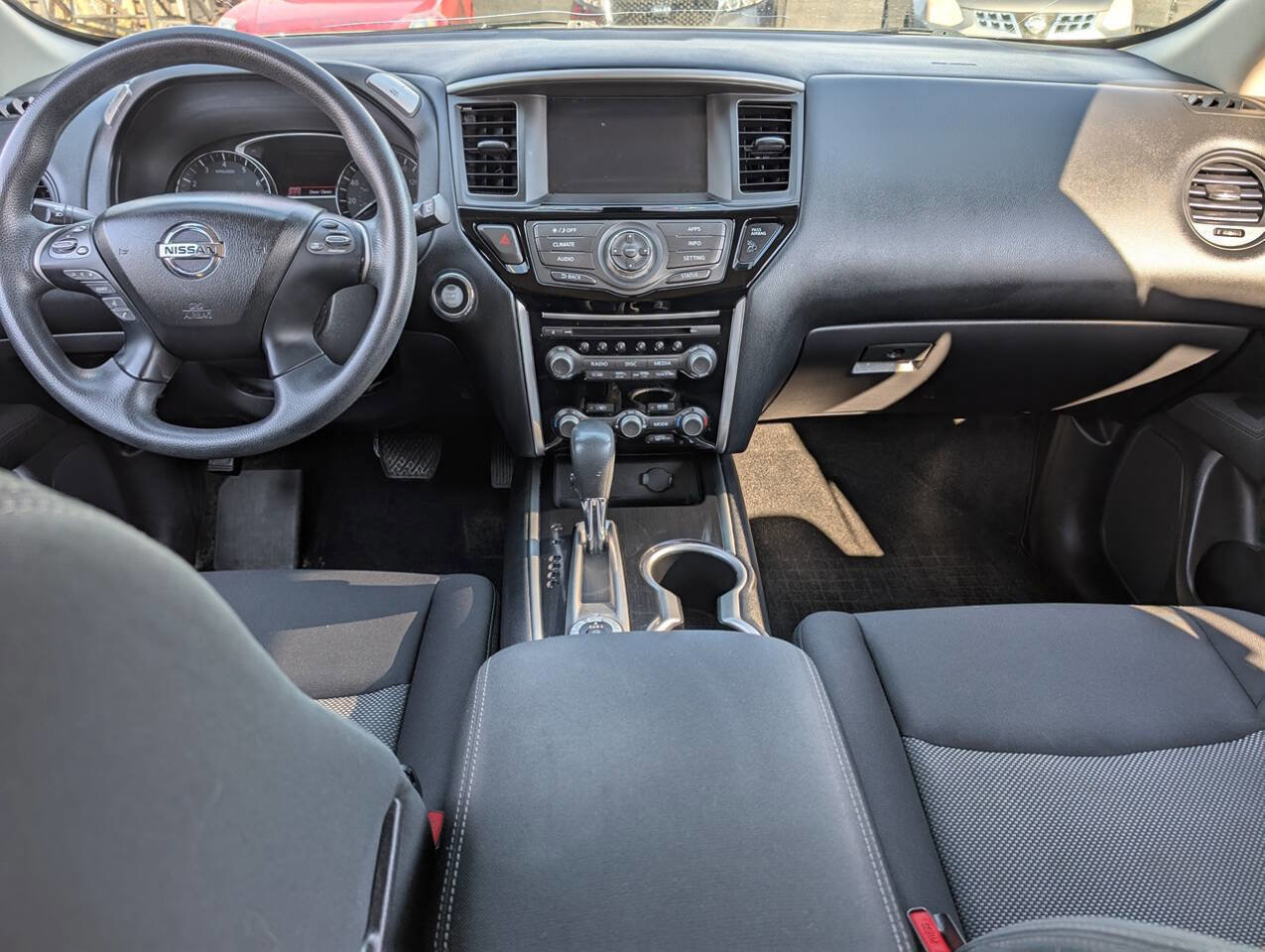 Used 2017 Nissan Pathfinder S image 15