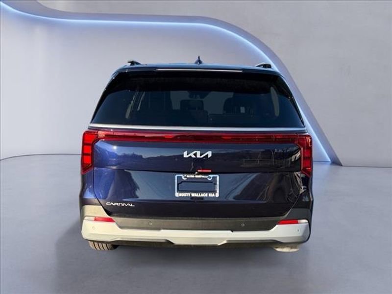 New 2026 Kia Carnival EX image 4