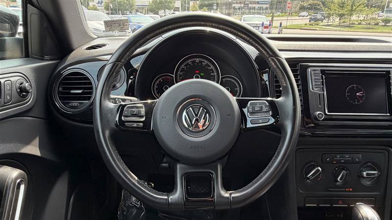 Used 2018 Volkswagen Beetle 2.0T FWD image 28