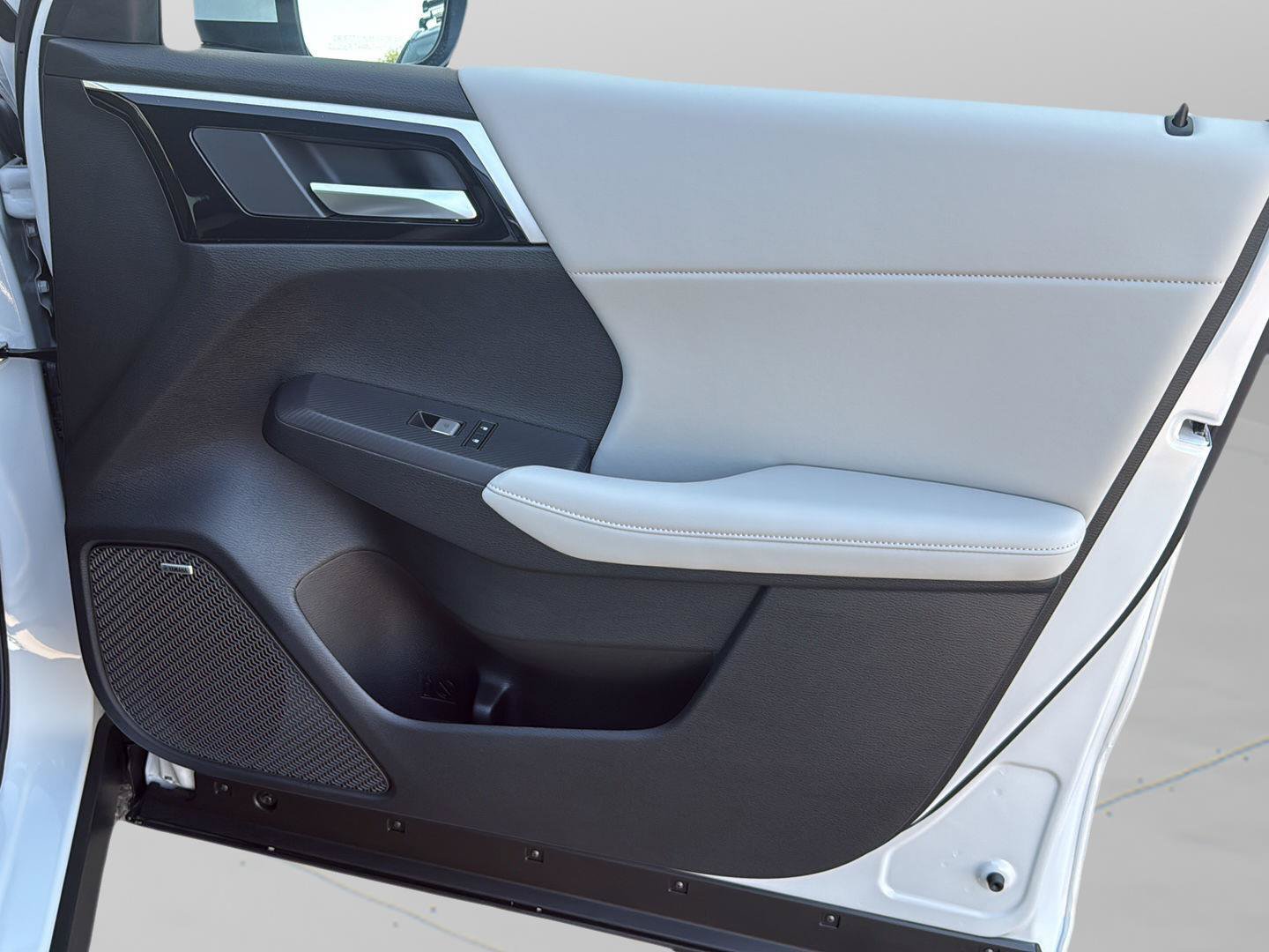 New 2026 Mitsubishi Outlander SE AWD/4WD image 31