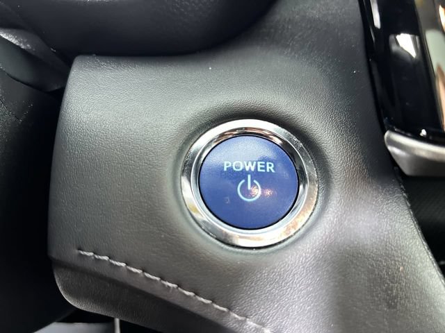 Used 2022 Toyota Highlander XLE AWD/4WD image 17