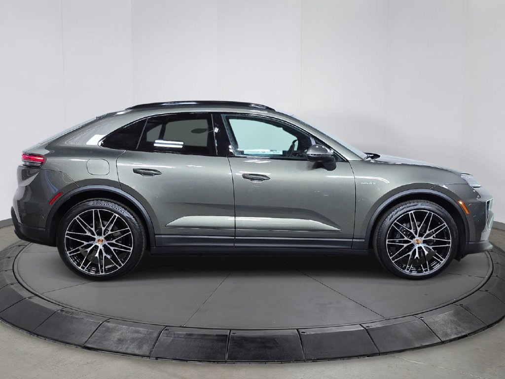 New 2026 Porsche Macan Electric RWD image 8