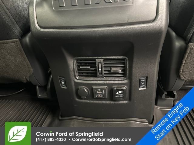 Used 2023 Nissan Titan PRO-4X w/ Pro-4x Convenience Package image 15