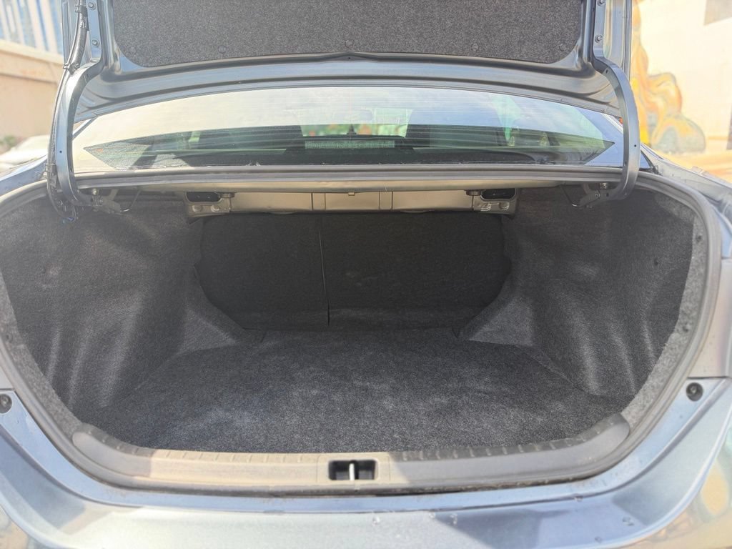 Used 2015 Toyota Corolla L FWD image 17