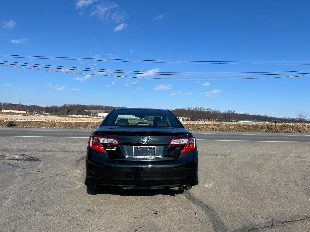 Used 2014 Toyota Camry SE w/ Moonroof Package FWD image 10
