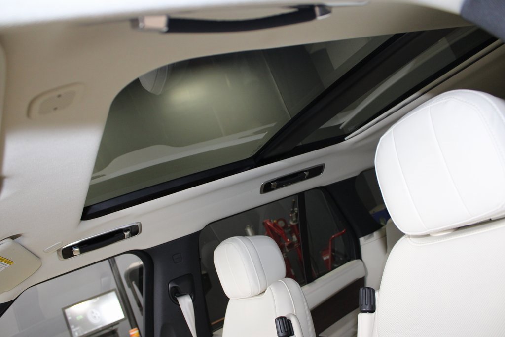 Used 2024 Land Rover Range Rover SE image 36