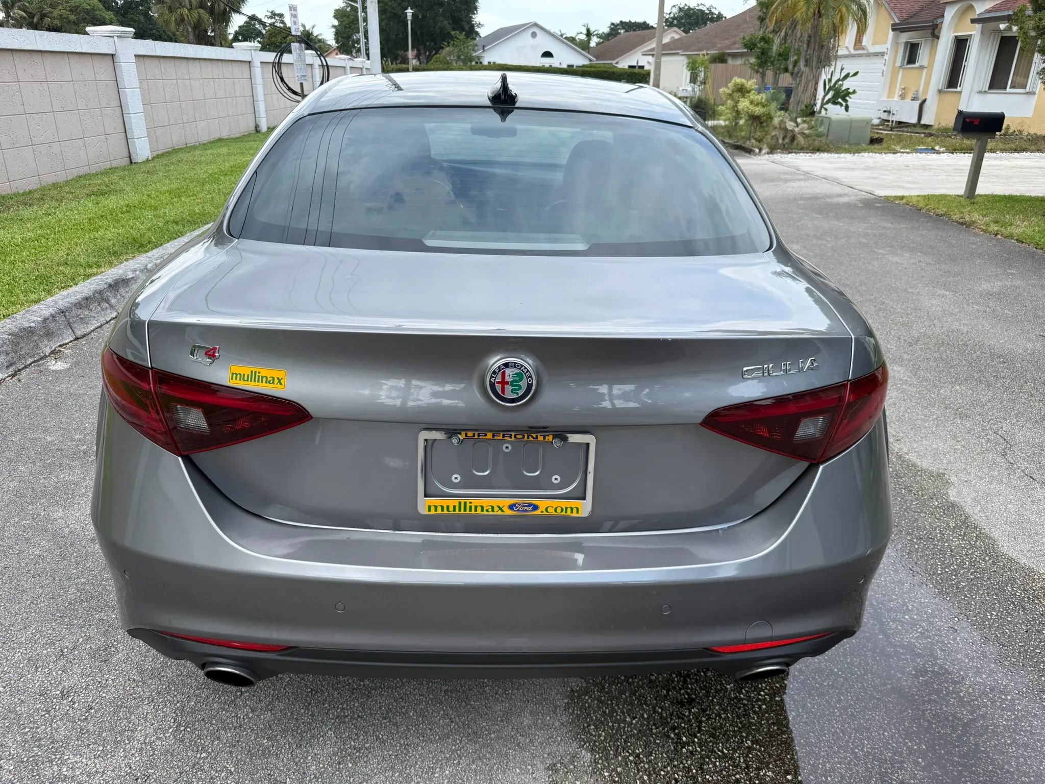 Used 2017 Alfa Romeo Giulia Ti AWD/4WD image 4