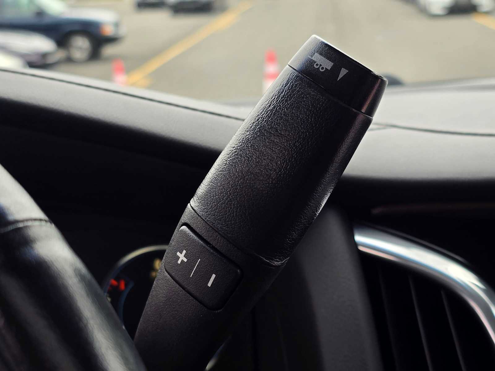 Used 2015 Cadillac Escalade Premium AWD/4WD image 36