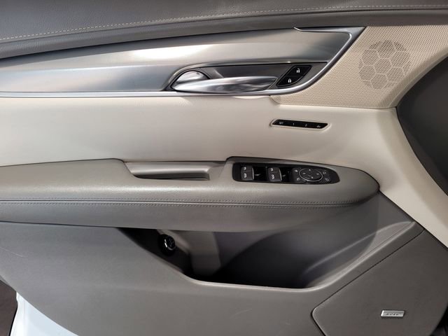 Used 2017 Cadillac XT5 Luxury w/ Driver Awareness Package image 18