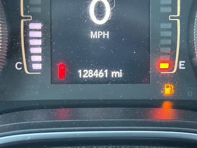 Used 2019 Jeep Cherokee Latitude Plus w/ Comfort/Convenience Group image 16