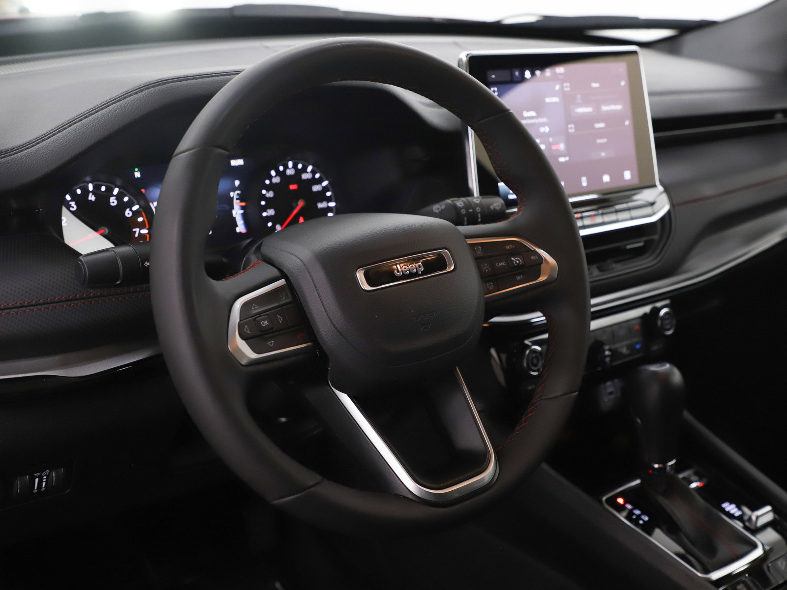 Used 2025 Jeep Compass Trailhawk image 20