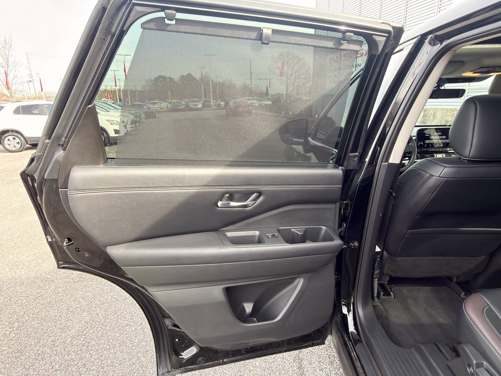 Used 2024 Nissan Pathfinder Platinum w/ Cargo Package image 24