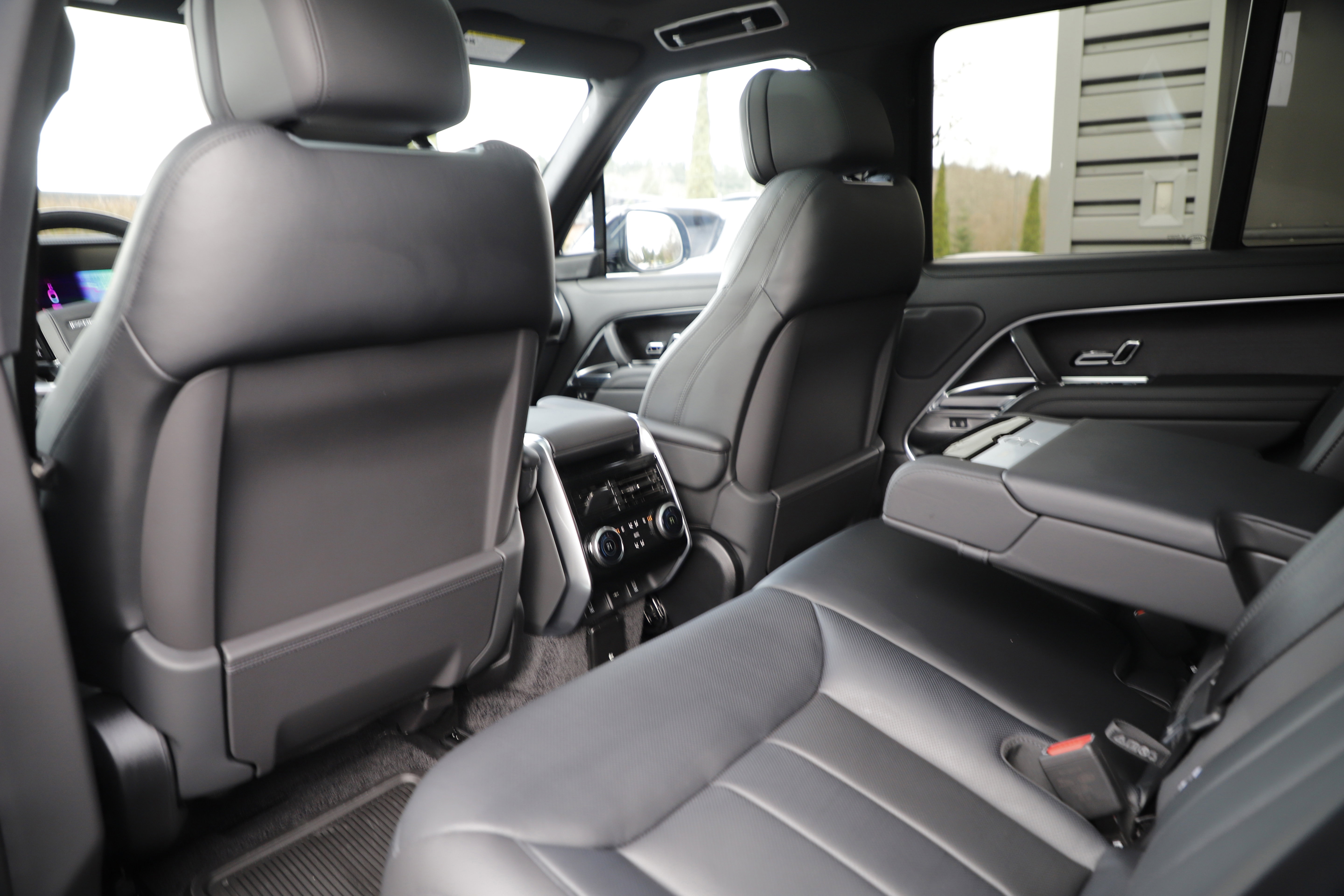 New 2026 Land Rover Range Rover SE image 15