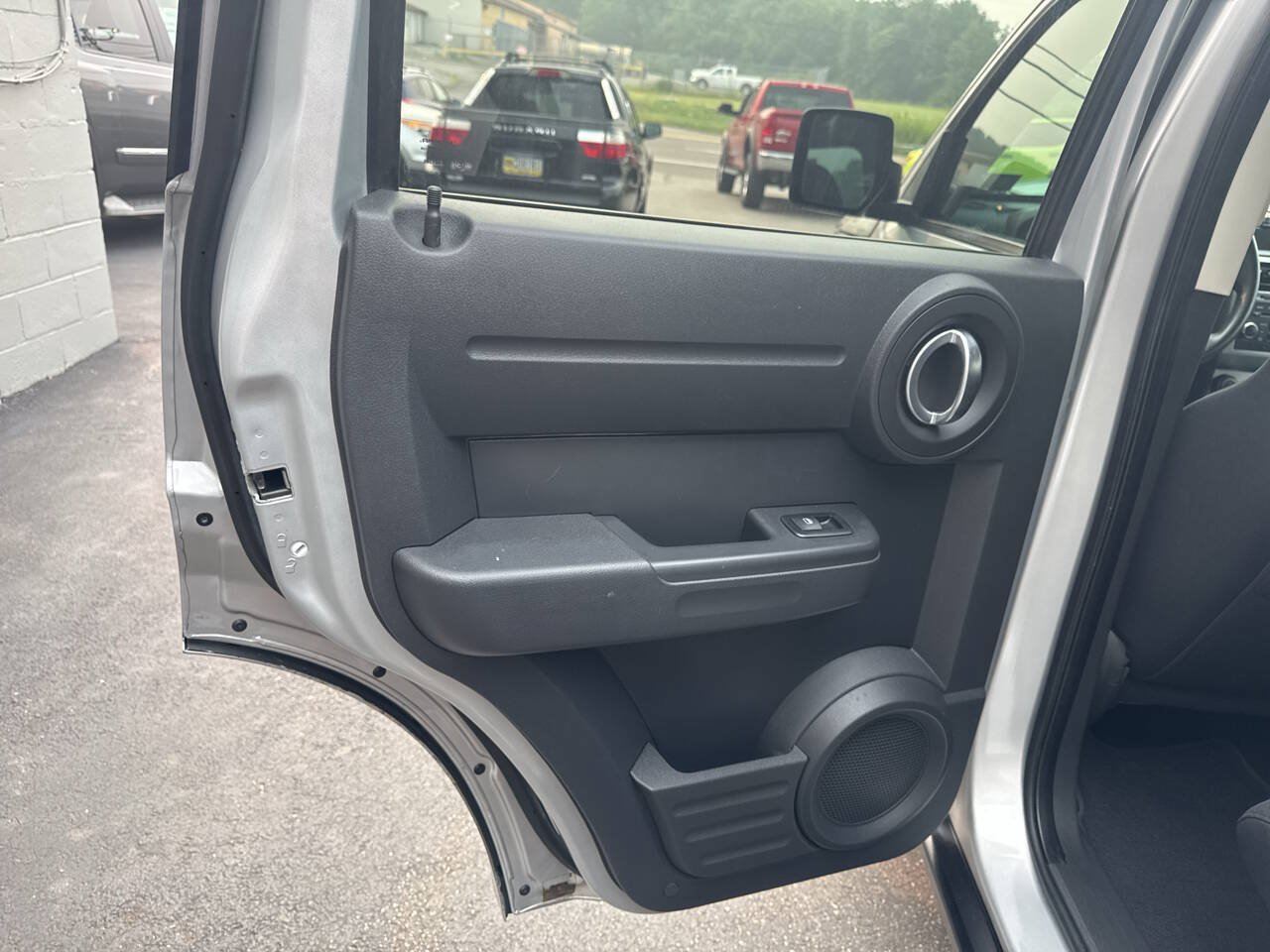 Used 2011 Dodge Nitro Heat w/ Popular Equipment Group AWD/4WD image 17