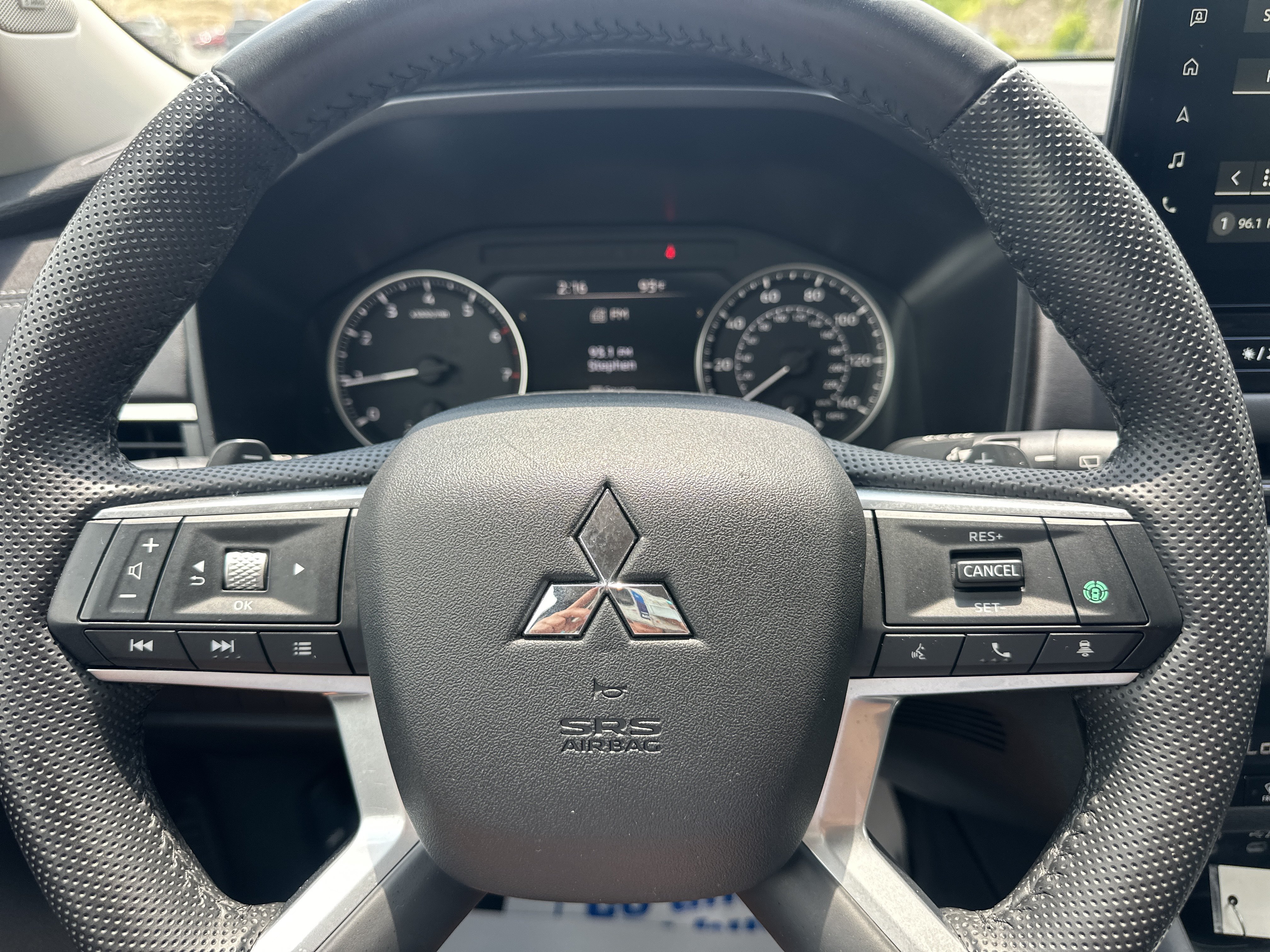 Used 2025 Mitsubishi Outlander SE AWD/4WD image 23