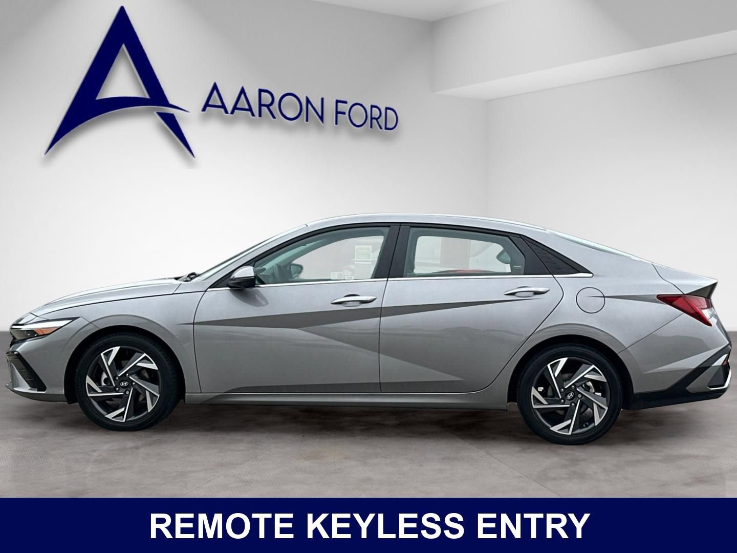Used 2024 Hyundai Elantra Limited FWD image 3