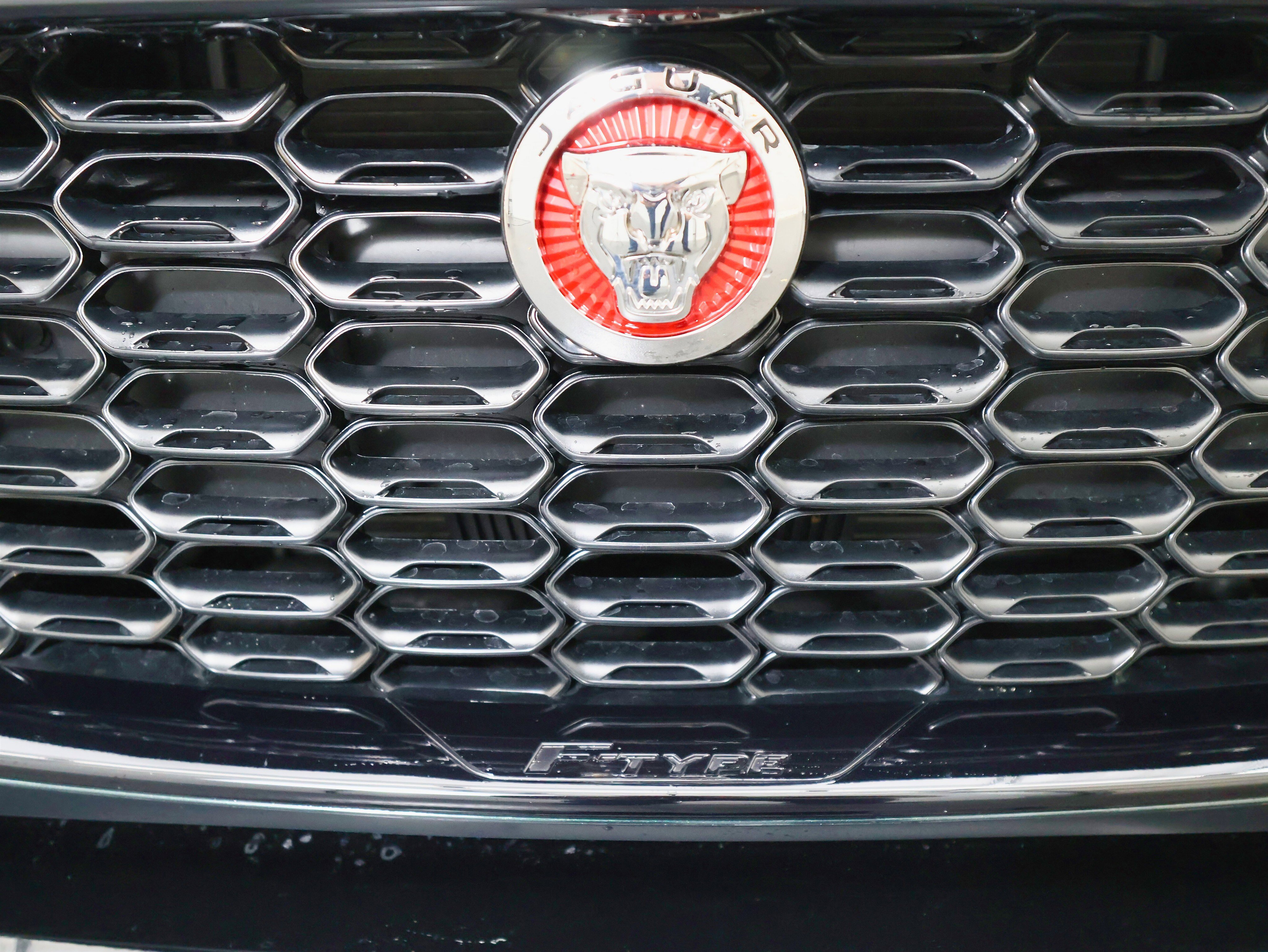 Used 2023 Jaguar F-TYPE R image 30